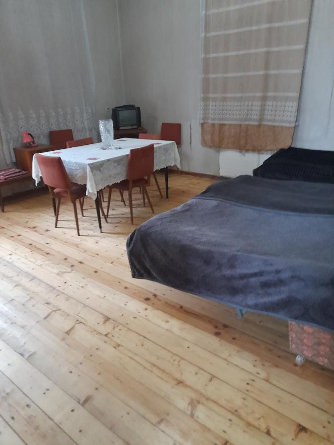 Levani'S Guesthouse Zugdidi Exteriör bild