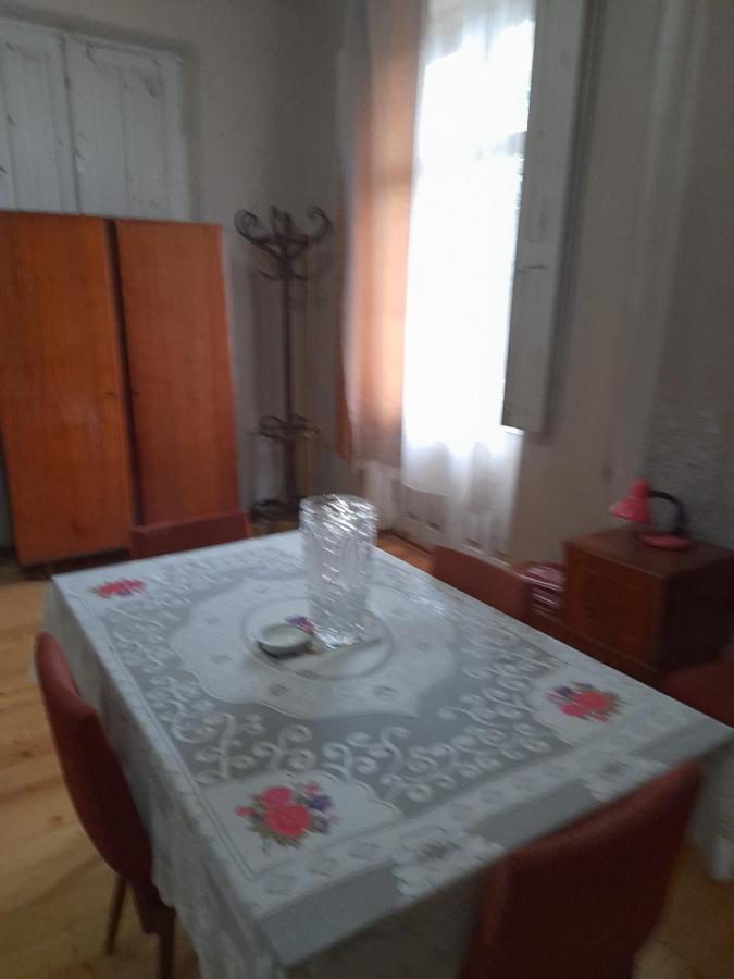 Levani'S Guesthouse Zugdidi Exteriör bild