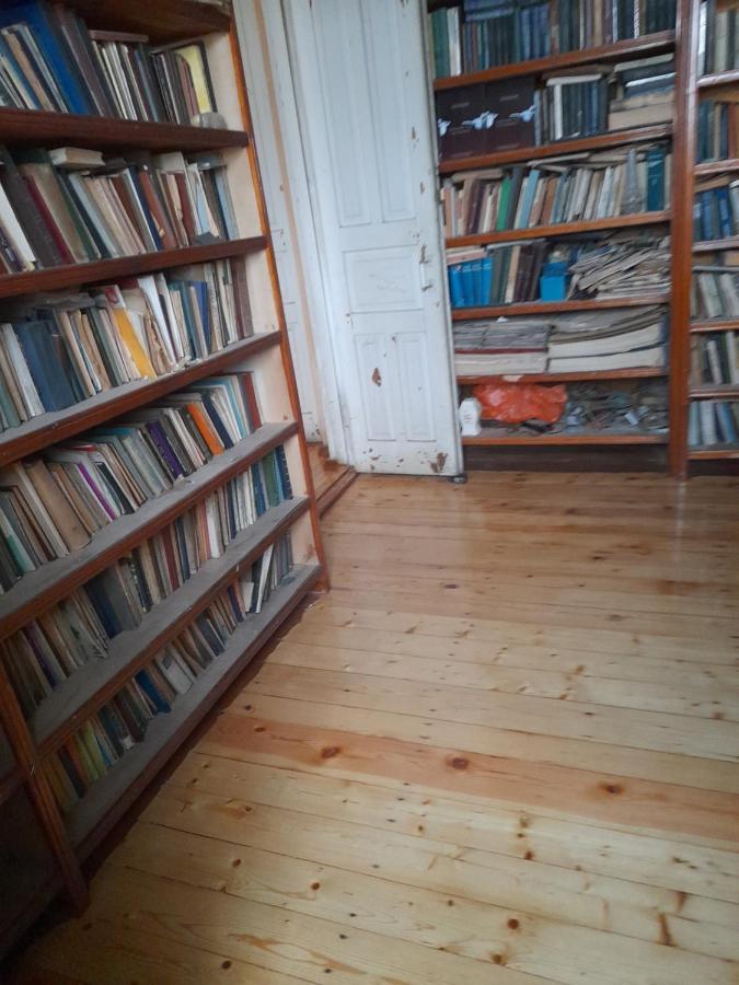 Levani'S Guesthouse Zugdidi Exteriör bild